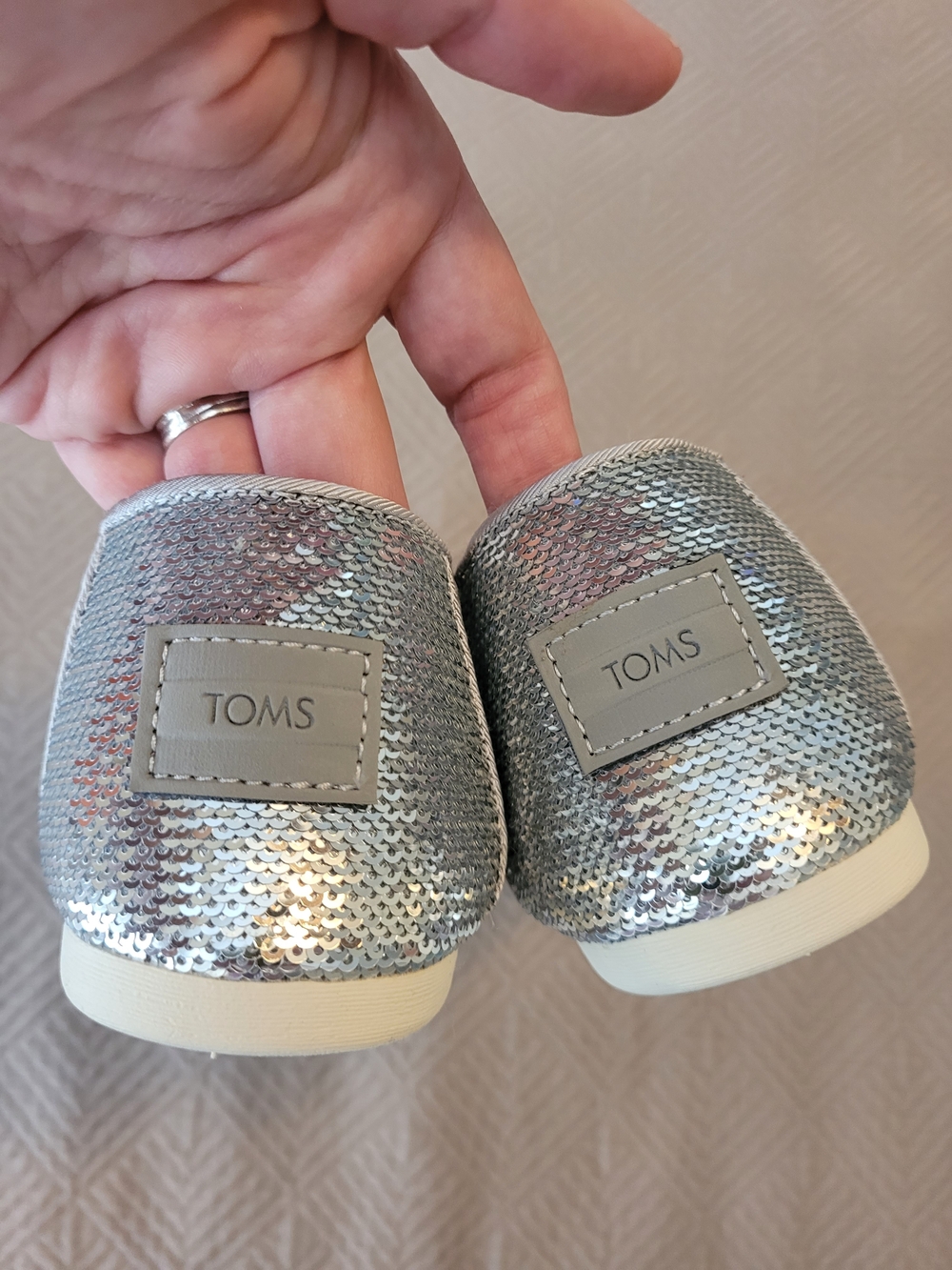 Toms Alpargata Silver Sequin Slip-On Flats - NWT - Picture 4 of 5